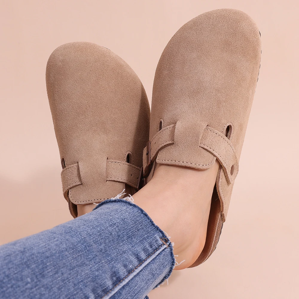 Zuecos de Gamuza con Suela de Corcho y Hebilla Ajustable para Mujer