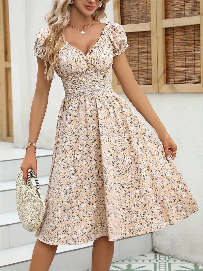 Vestido Veraniego Fruncido con Diseño Romántico