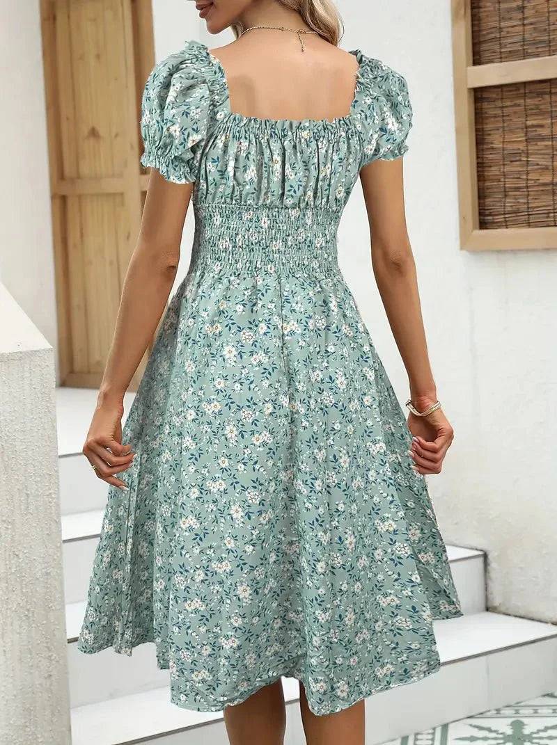 Vestido Veraniego Fruncido con Diseño Romántico
