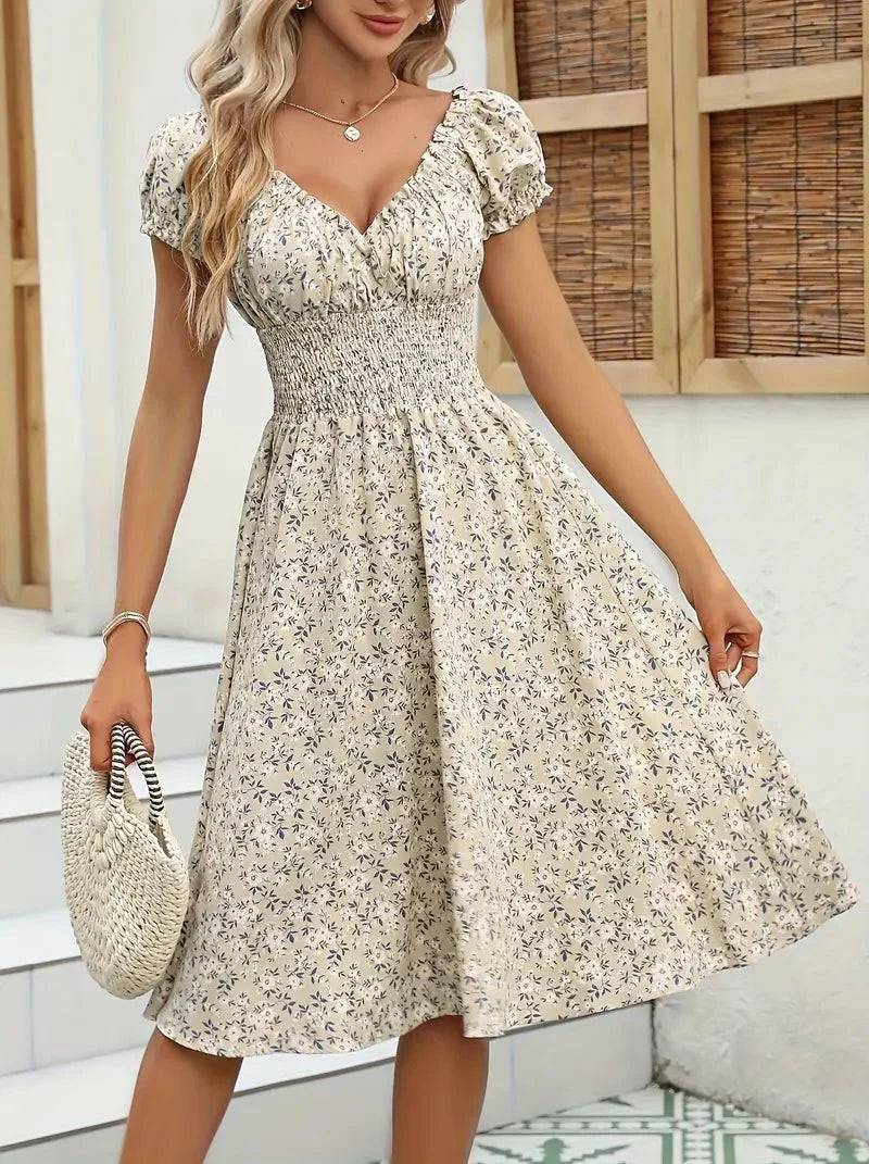 Vestido Veraniego Fruncido con Diseño Romántico